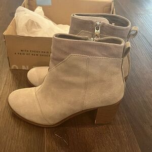 TOMS Taupe Suede Side Zip Stacked Heel Booties Women's Size 8.5